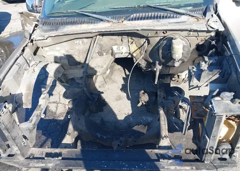 2002 Chevrolet Silverado 1500 Ls z USA, uszkodzony, nr VIN 2GCEC19V421358727